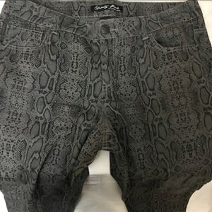 Snakeskin Celebrity Pink 16